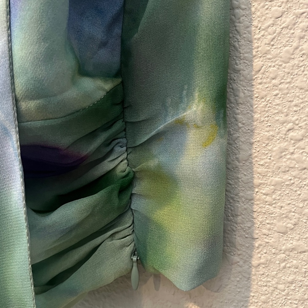 Zara Multicolor Sleeveless Blouse. V-Neck with Bow Tie Neckline
Tie-Dye
Sz SM - Picture 8 of 16